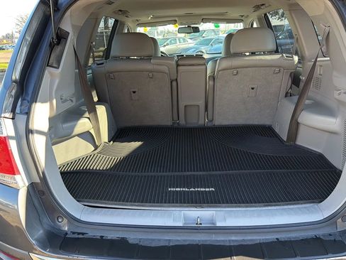 Used 2012 Toyota Highlander SE image 13