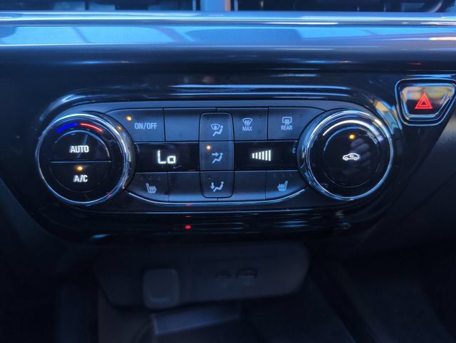 Used 2024 Chevrolet Trax ACTIV w/ Sunroof Package FWD image 20