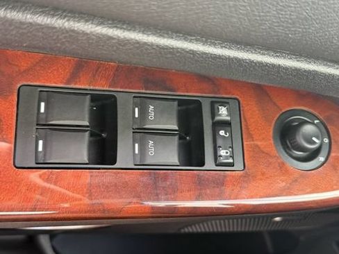 Used 2009 Jeep Grand Cherokee Overland AWD/4WD image 33