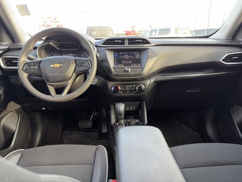 Used 2022 Chevrolet TrailBlazer LT image 9