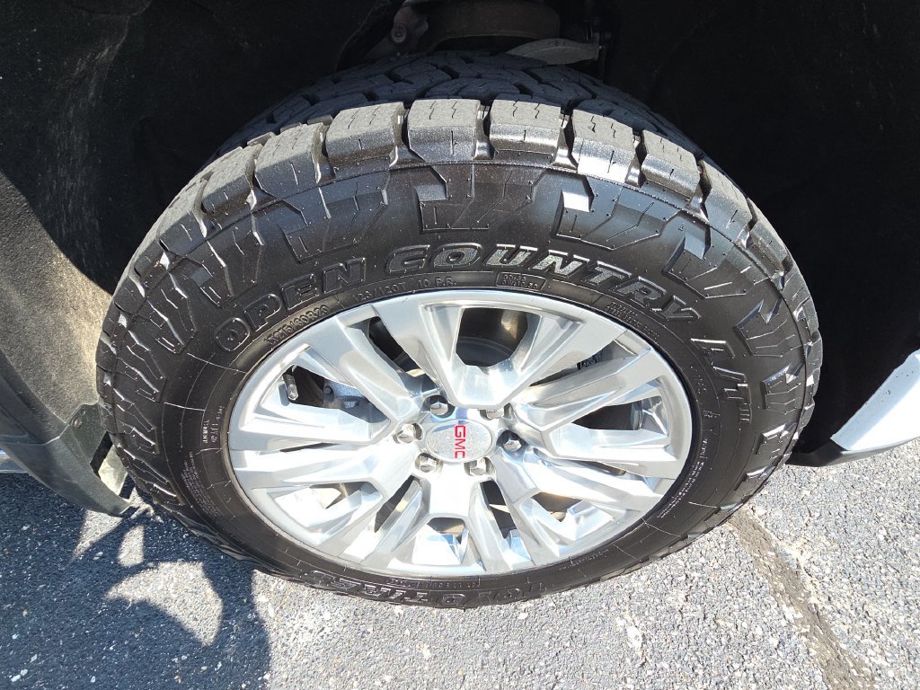 Used 2022 GMC Sierra 1500 Denali w/ Technology Package AWD/4WD image 13
