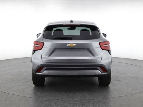 Used 2025 Chevrolet Trax LT w/ LT Convenience Package FWD image 7