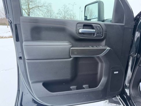 Used 2021 GMC Sierra 3500 AT4 w/ AT4 Premium Plus Package image 9