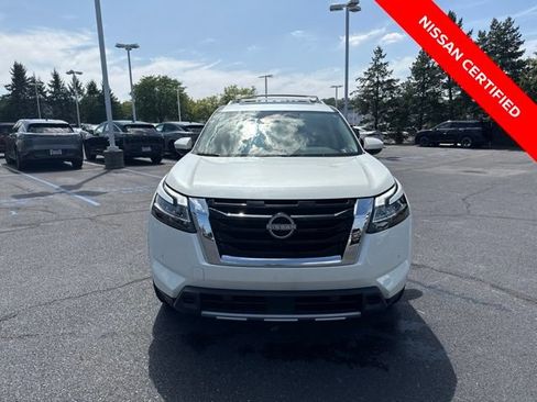Certified 2024 Nissan Pathfinder SL w/ SL Premium Package AWD/4WD image 3
