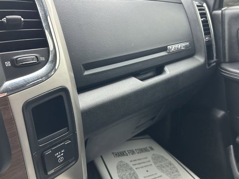 Used 2015 RAM 1500 Laramie w/ Convenience Group image 32