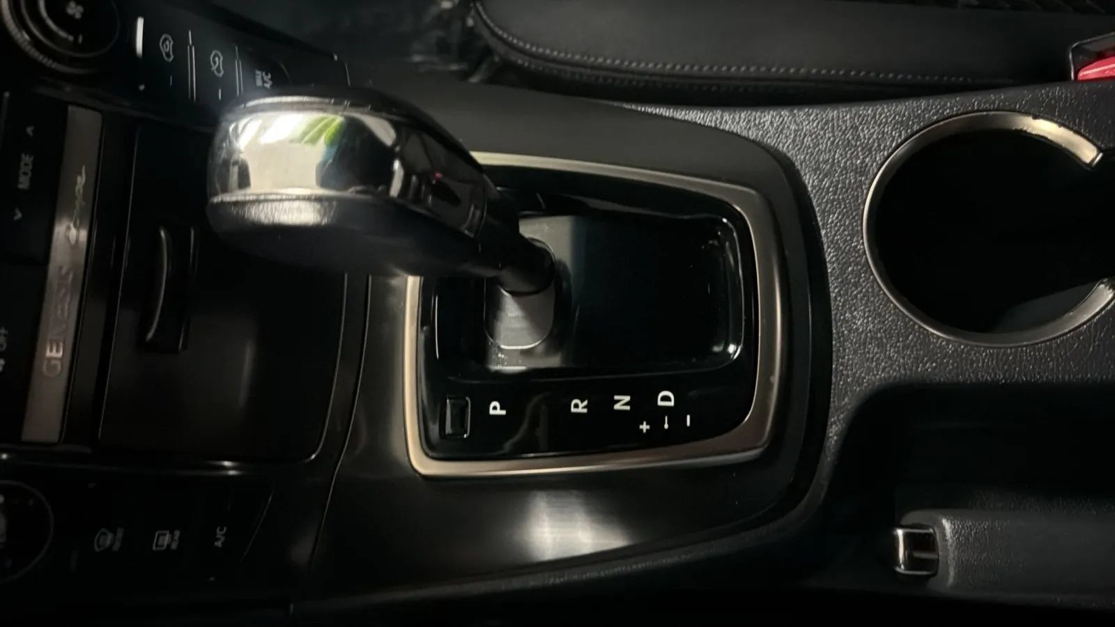 Used 2013 Hyundai Genesis 2.0T RWD image 12