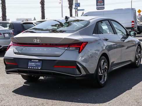 Used 2025 Hyundai Elantra Limited FWD image 7