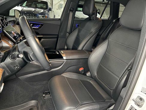 Certified 2025 Mercedes-Benz GLC 300 GLC 300 image 21