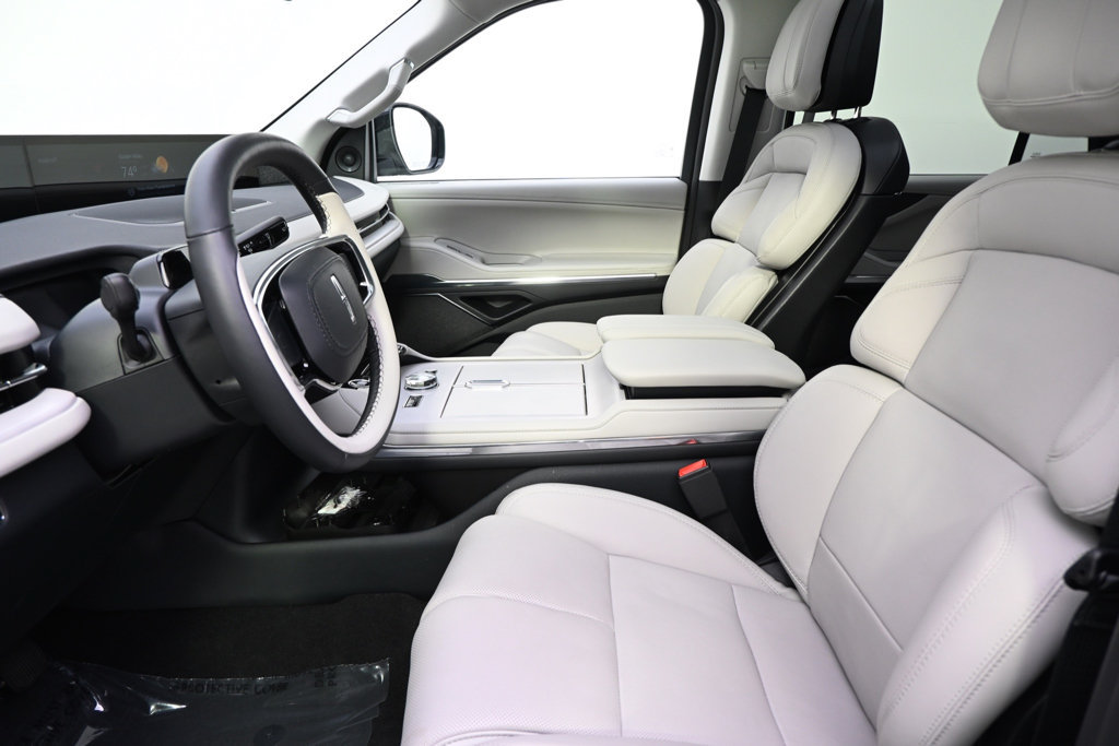 New 2026 Lincoln Navigator Reserve AWD/4WD image 13