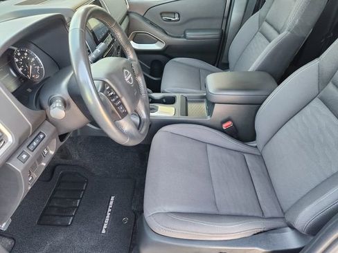 Used 2024 Nissan Frontier SV w/ SV Convenience Package image 9