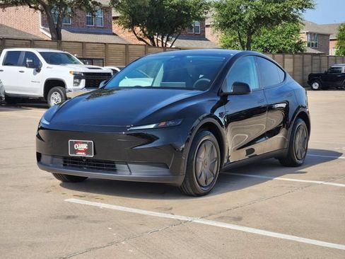 Used 2026 Tesla Model Y AWD image 9