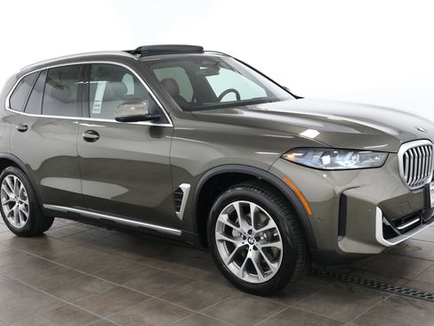 Used 2024 BMW X5 xDrive40i w/ Premium Package AWD/4WD image 6