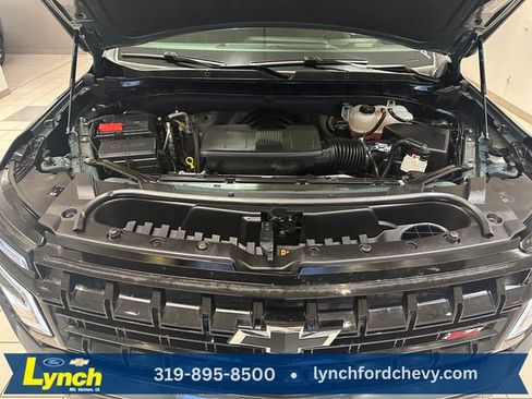 Used 2025 Chevrolet Suburban Z71 w/ Comfort Package image 32