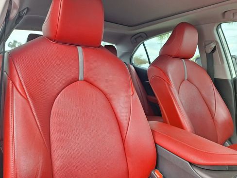 Used 2021 Toyota Camry XSE image 29