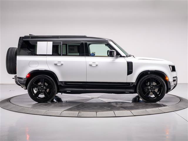 New 2026 Land Rover Defender 110 X-Dynamic SE AWD/4WD image 6