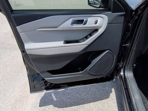 New 2026 Ford Explorer Active w/ Active Comfort Package RWD image 10