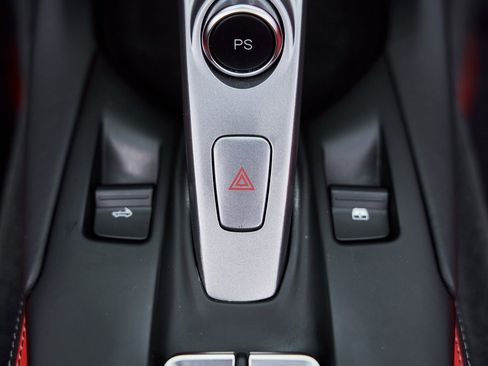 Used 2022 Ferrari 812 GTS image 68