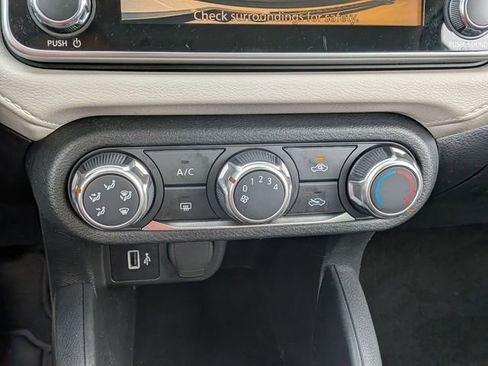 Used 2021 Nissan Versa SV image 23