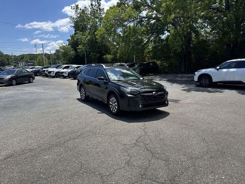 Used 2023 Subaru Outback Premium AWD/4WD image 3
