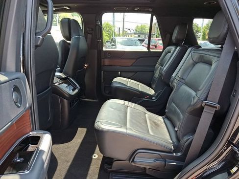 Used 2023 Lincoln Navigator Reserve AWD/4WD image 12