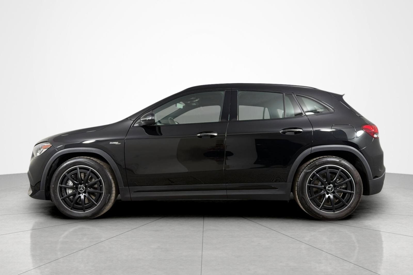 Used 2022 Mercedes-Benz GLA 35 AMG 4MATIC image 2