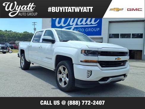 Used 2017 Chevrolet Silverado 1500 LT w/ LT Convenience Package AWD/4WD image 1
