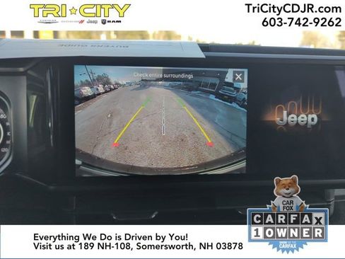 Used 2025 Jeep Wrangler Sport image 26