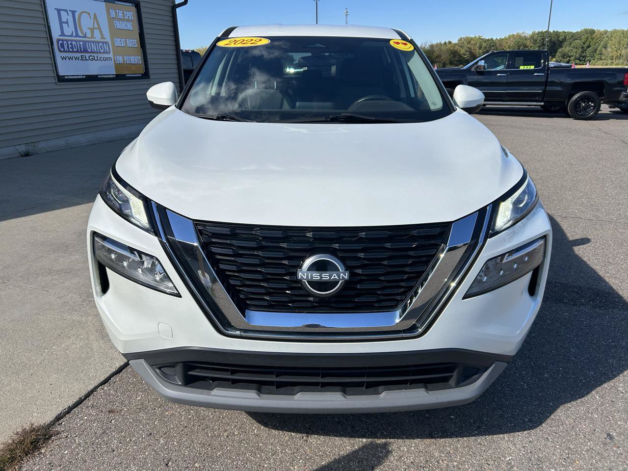 Used 2022 Nissan Rogue SV AWD/4WD image 2