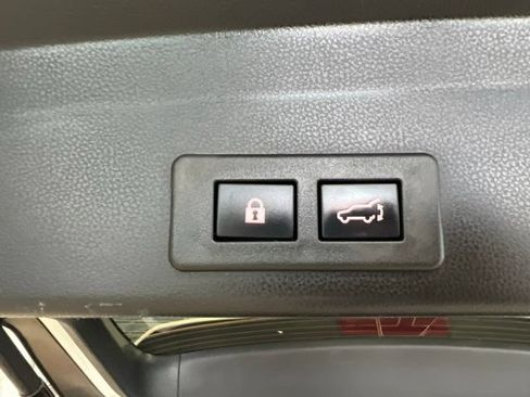 Used 2022 Subaru Ascent Premium w/ Convenience Package AWD/4WD image 10