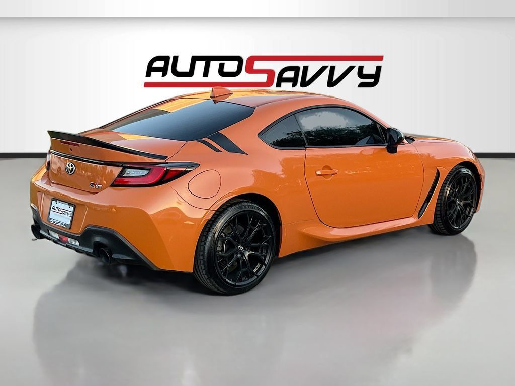 Used 2023 Toyota GR86 10th Anniversary SE RWD image 7