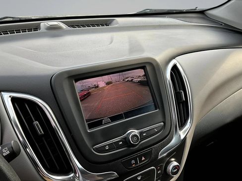 Used 2022 Chevrolet Equinox LS w/ LS Convenience Package AWD/4WD image 14
