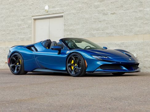 Used 2023 Ferrari SF90 Spider AWD/4WD image 2
