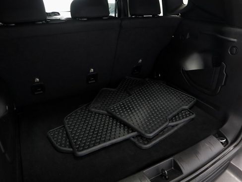 Used 2023 Jeep Renegade Latitude image 15