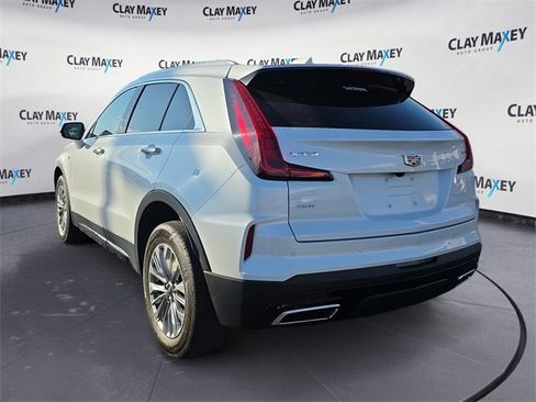 Used 2024 Cadillac XT4 Premium Luxury image 3