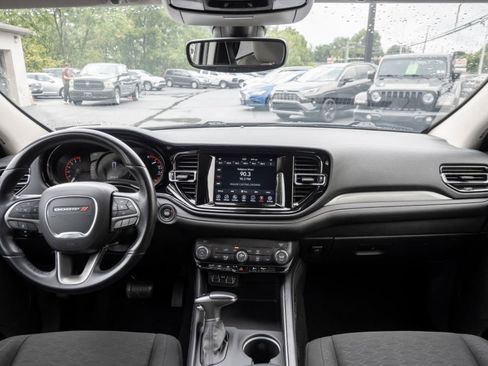 Used 2021 Dodge Durango SXT AWD/4WD image 2