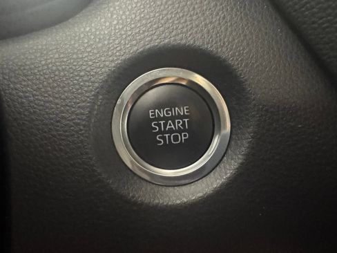 Used 2025 Toyota Corolla SE FWD image 22
