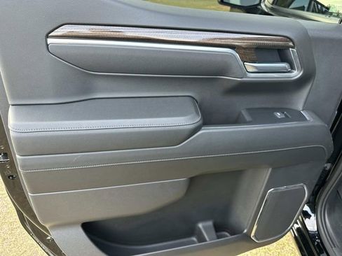 Used 2025 Chevrolet Silverado 1500 LT image 19