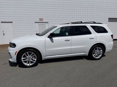 Used 2024 Dodge Durango GT RWD image 3