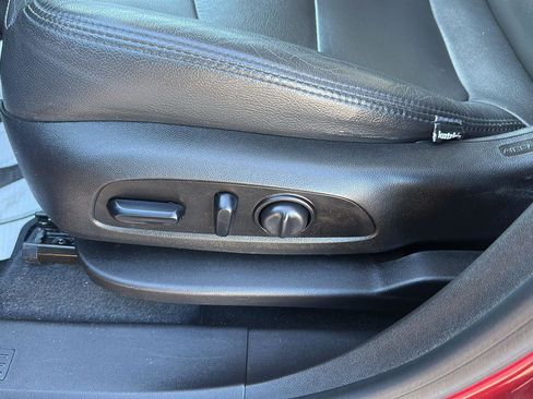 Used 2018 Chevrolet Equinox LT image 26