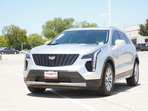 Used 2022 Cadillac XT4 Premium Luxury w/ Safety Alert Package AWD/4WD image 4