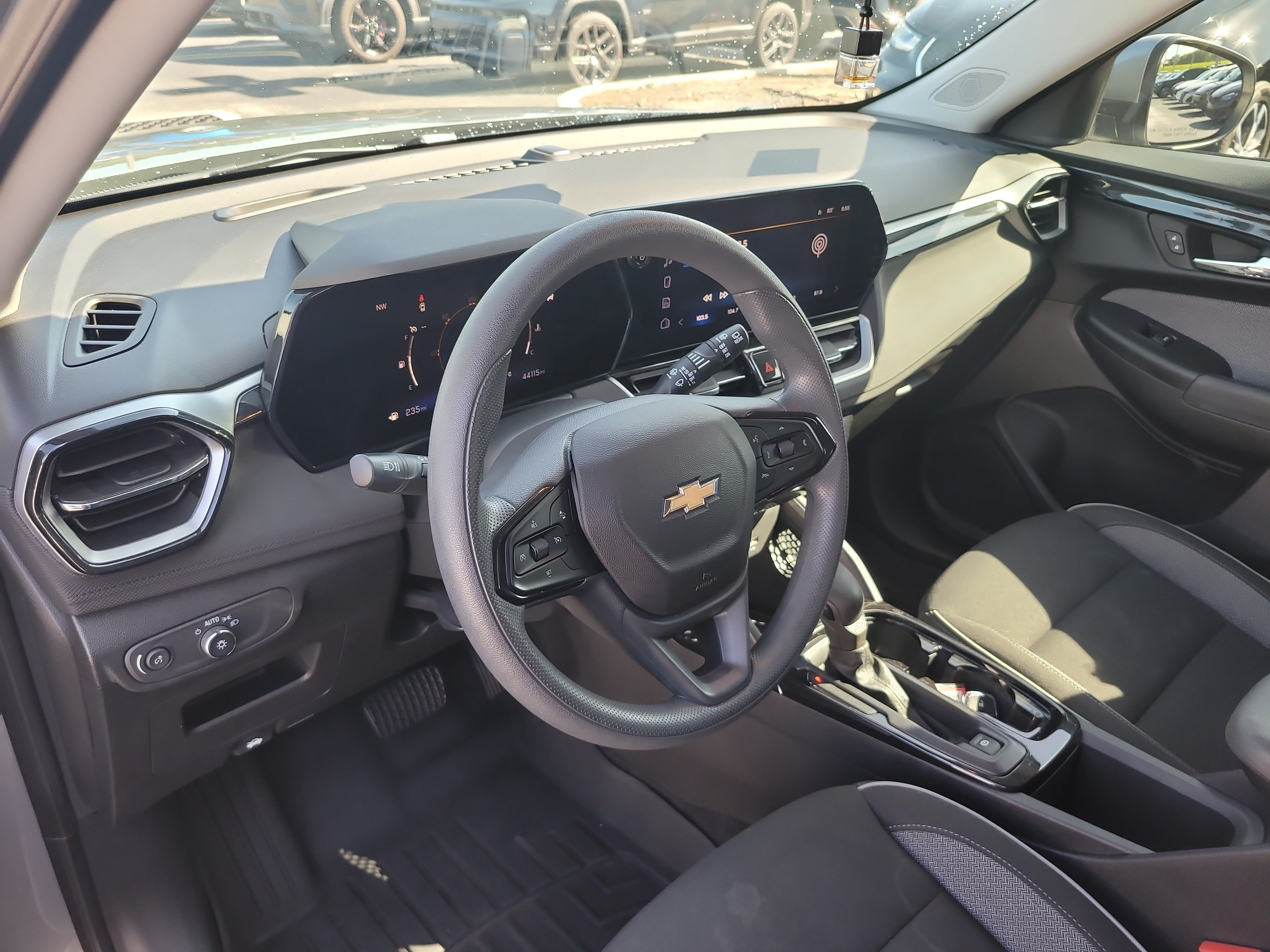 Used 2024 Chevrolet TrailBlazer LT w/ Driver Confidence Package FWD image 19
