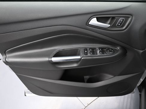 Used 2018 Ford Escape SE image 24