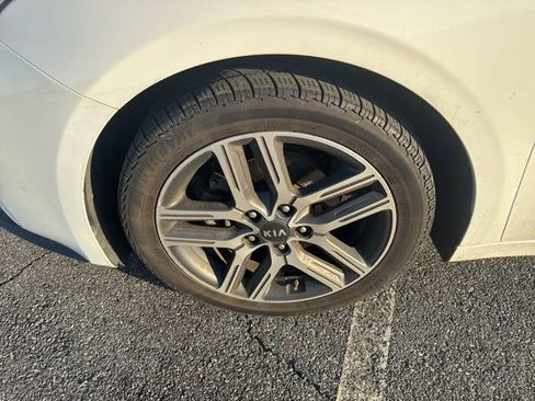 Used 2019 Kia Forte S w/ S Premium Package image 9