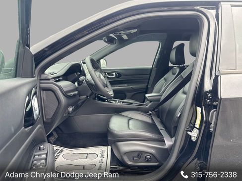 Used 2025 Jeep Compass Limited w/ High Altitude Package AWD/4WD image 12