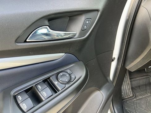 Used 2022 Chevrolet Bolt EUV LT w/ Convenience Package image 24