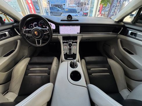 Used 2019 Porsche Panamera GTS image 24
