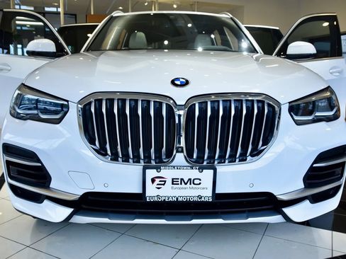 Used 2022 BMW X5 xDrive40i w/ Premium Package AWD/4WD image 2