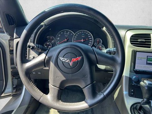 Used 2005 Chevrolet Corvette Coupe w/ Preferred Equipment Group RWD image 16