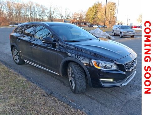 Used 2016 Volvo V60 T5 Cross Country w/ Protection Package image 3