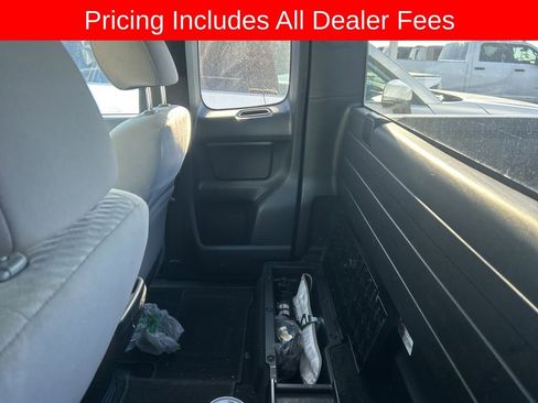 Used 2022 Toyota Tacoma SR RWD image 9